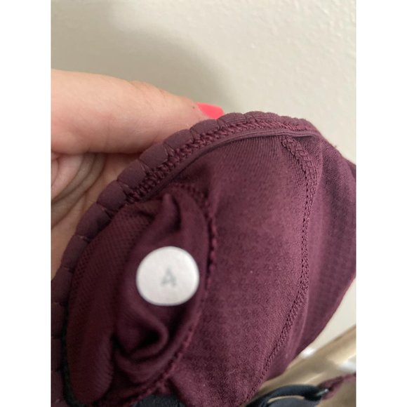 Women's Lululemon 105 F Degree Bra Size 4 - Picture 4 of 5